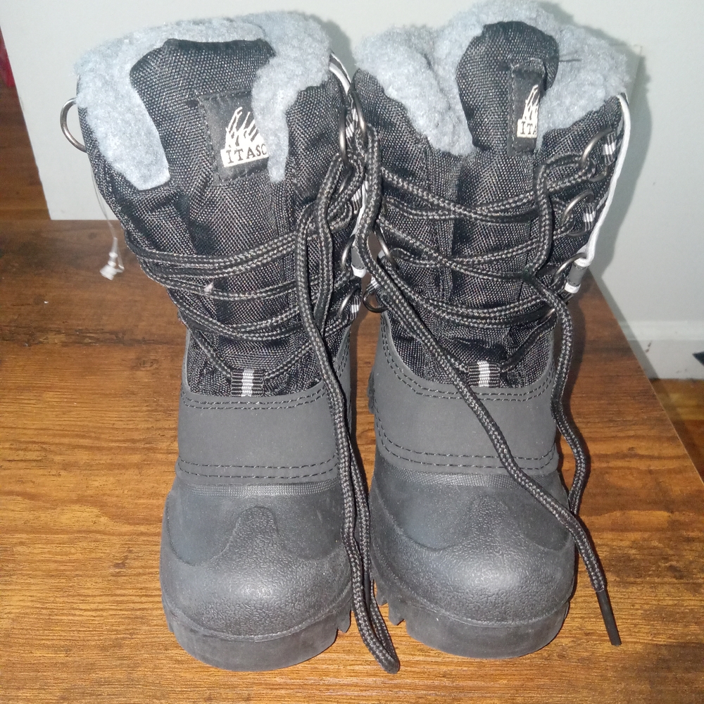 Itasca Charcoal and Silver Winter Boots